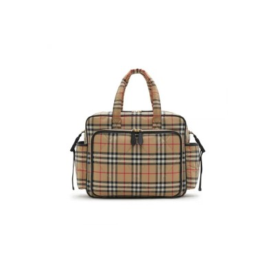 BURBERRY QUILTED NYLON BABY CHANGING BAG (42*30*18cm) BURBERRY QUILTED NYLON BABY CHANGING BAG (42*30*18cm)